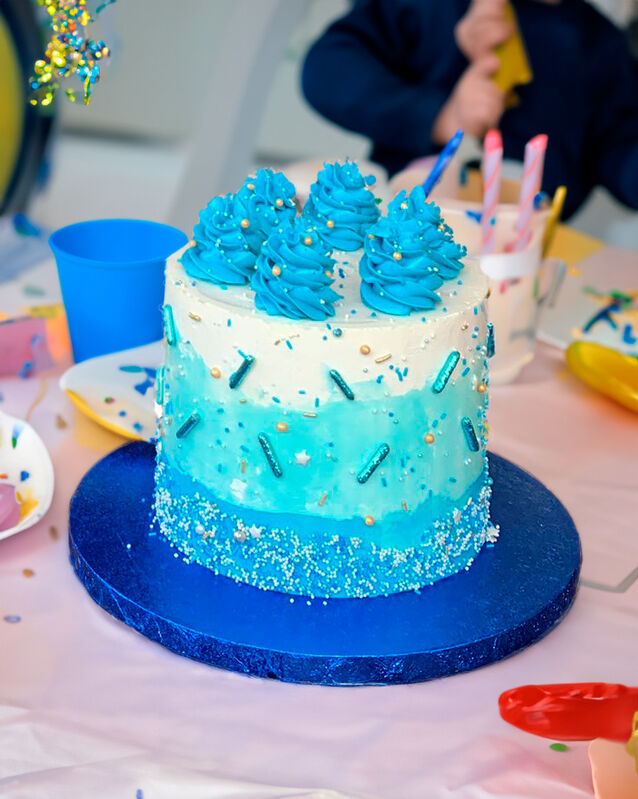 Tarta infantil con bolas de colores